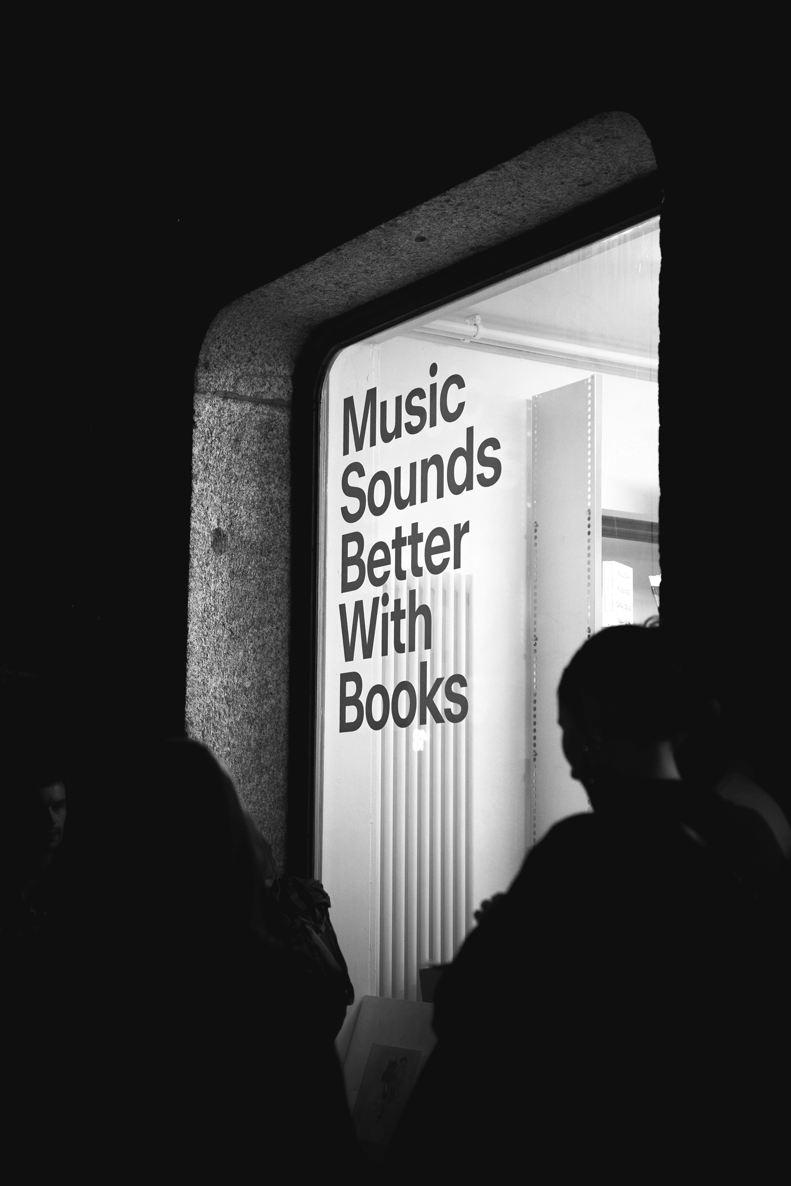 dennis-moya-music-sounds-better-with-books